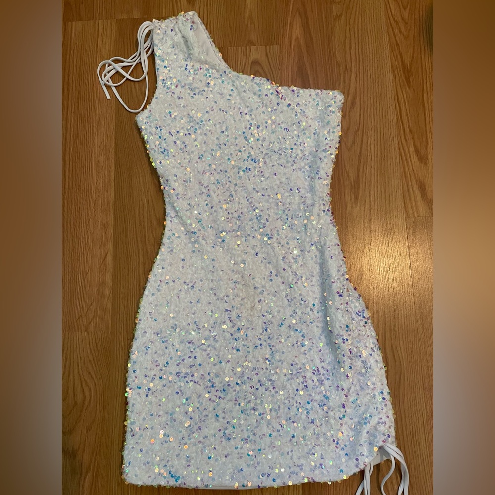 One-shoulder sequin mini dress